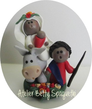 Sagrada Familia em biscuit com burrito 8cm